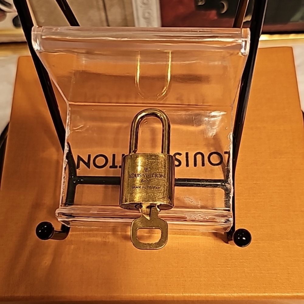 Louis Vuitton Authentic Lock & Key - Picture 1 of 6